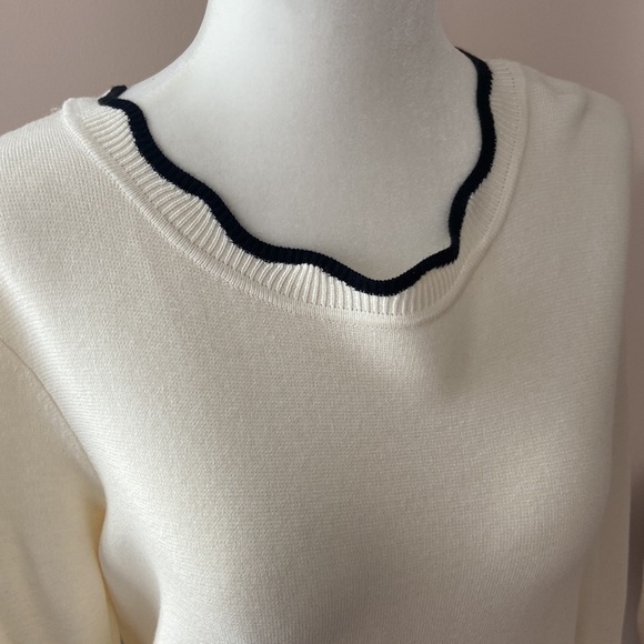 H&M l White Long Sleeve Top NWT - Picture 2 of 6